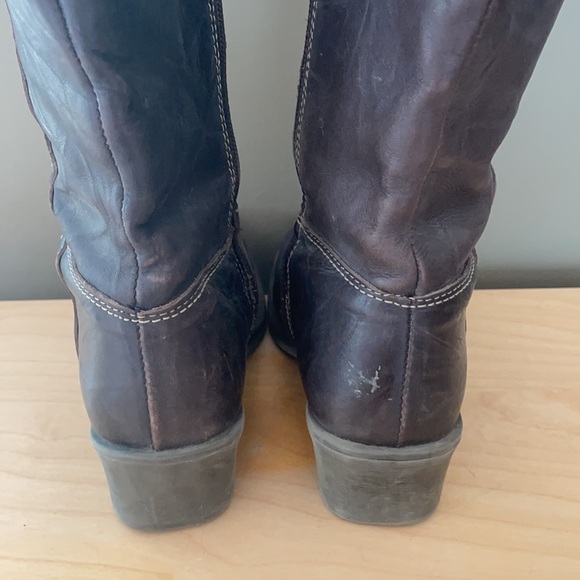 Tall Brown distressed leather felt lined boots - Picture 5 of 10